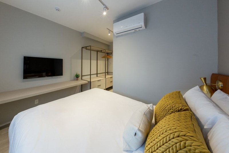 Apartamento com 2 Quartos para alugar, 75m² - Pinheiros Rua Cristiano Viana São Paulo - 