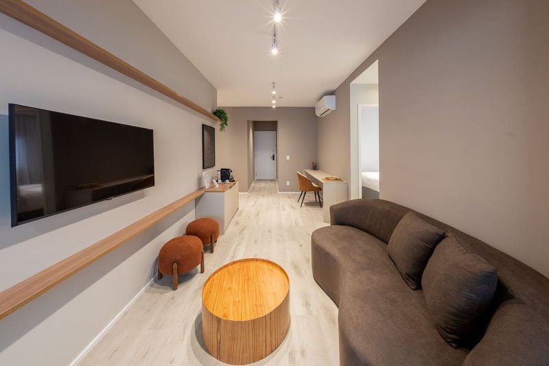Apartamento com 2 Quartos para alugar, 75m² - Pinheiros Rua Cristiano Viana São Paulo - 