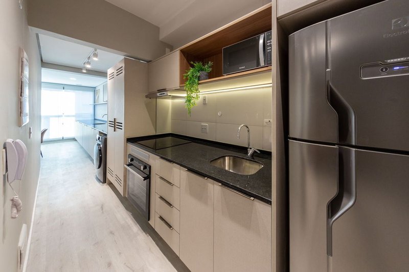 Apartamento com 2 Quartos para alugar, 75m² - Pinheiros Rua Cristiano Viana São Paulo - 