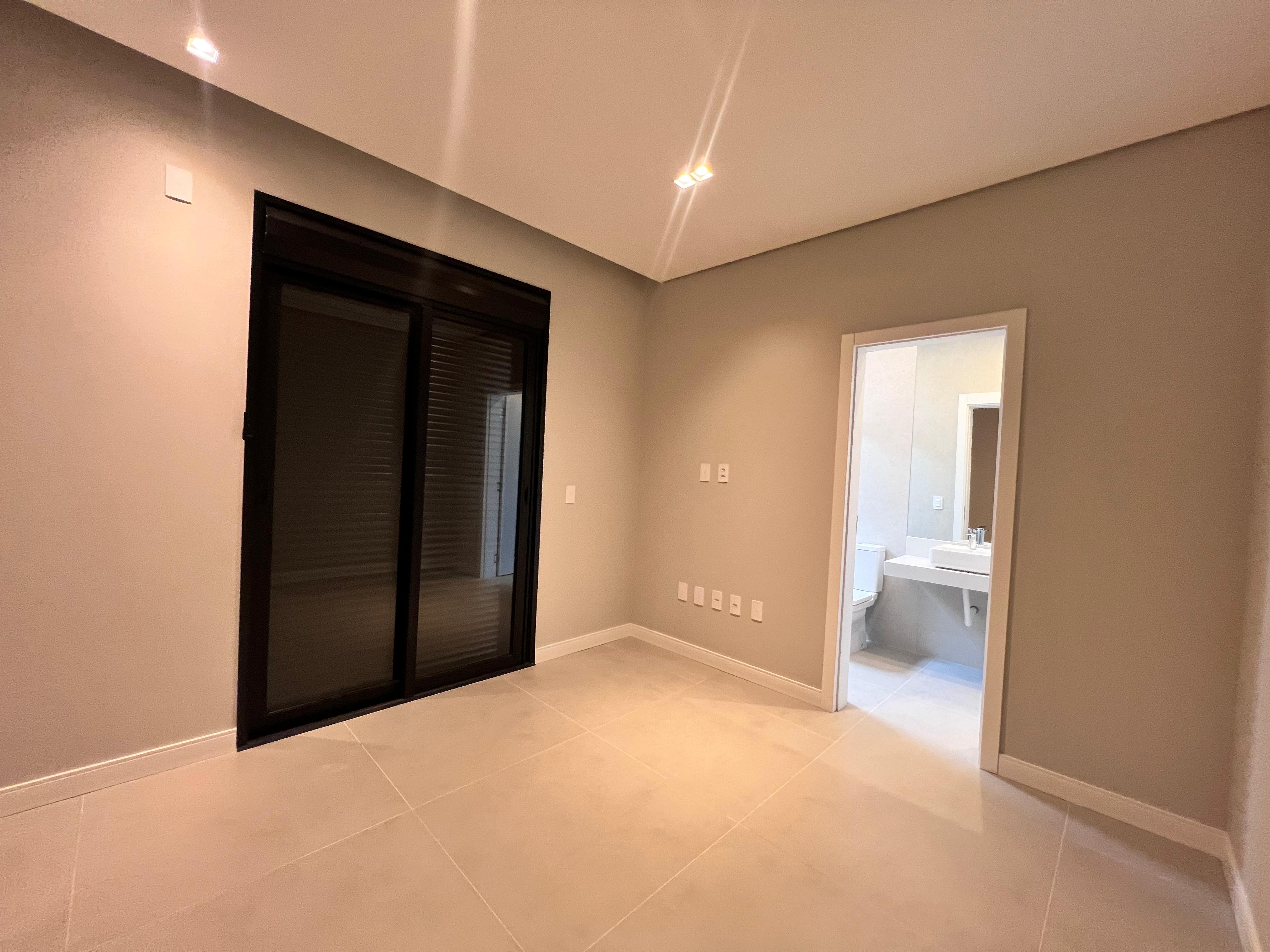 Casa com 3 dormit&oacute;rios,250m&sup2; - Alphaville Nova Esplanada IV - Votorantim - SP Alameda Nova Zelândia Votorantim - 