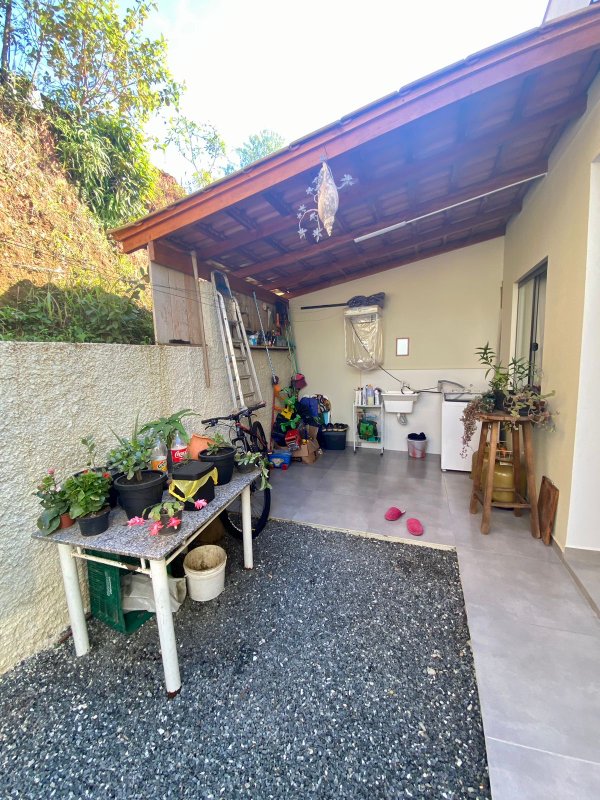 CASA COM 2 DORMITÓRIOS NO BAIRRO DOM JOAQUIM - Brusque - 