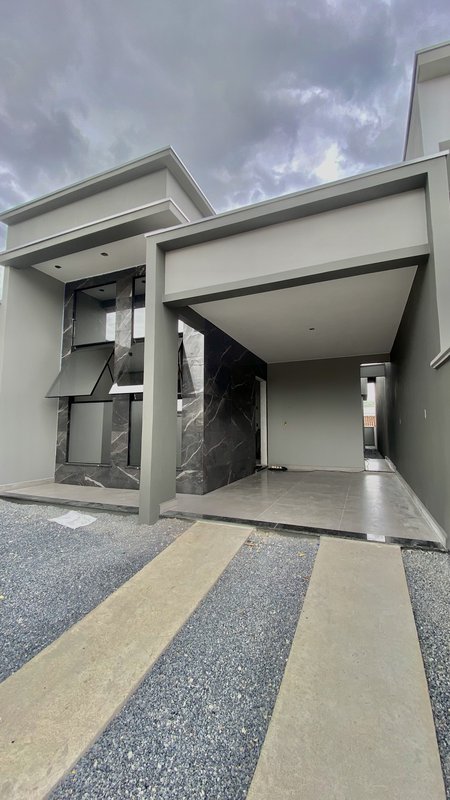 CASA COM 1 SUÍTE MAIS 2 DORMITÓRIOS EM DOM JOAQUIM - Brusque - 
