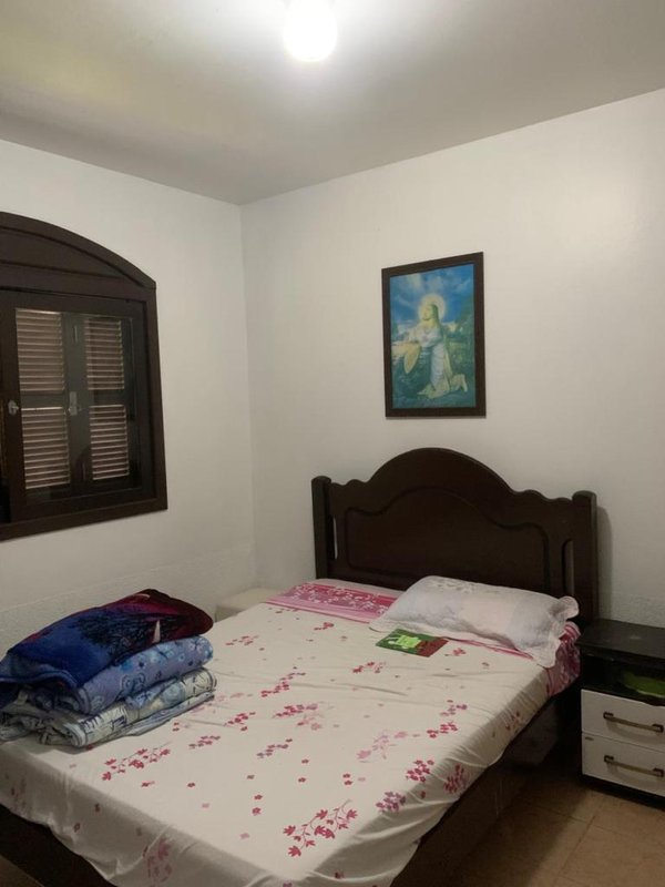 Casa com 3 quartos, sendo 2 suítes, garagem fechada e churrasqueira, Pátio cercado Rua Arabutã Capão da Canoa - 