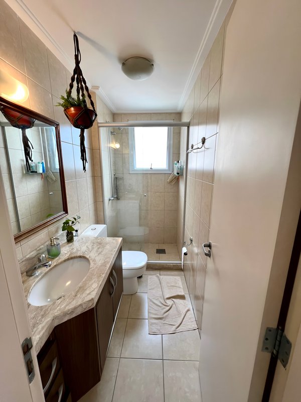 ANDAR INTEIRO E ALTO | R$ 1.790.000 | 166M2 | 3 SUÍTES | LAREIRA | CHURRASQUEIRA | 3 VAGAS Avenida Toropi Porto Alegre - 