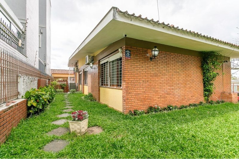 Casa SSCP 297 612521046-16 1 suíte 214m² Cândido Portinari Porto Alegre - 