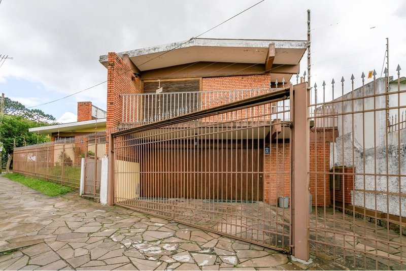 Casa SSCP 297 612521046-16 1 suíte 214m² Cândido Portinari Porto Alegre - 