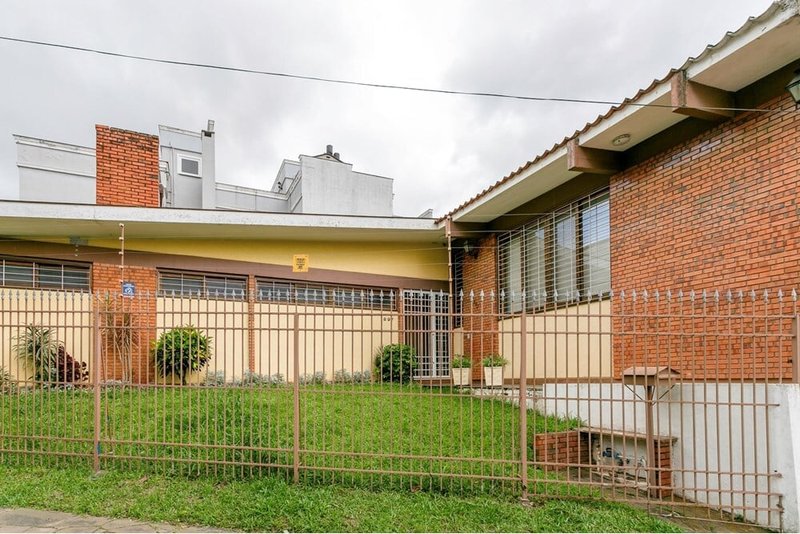 Casa SSCP 297 612521046-16 1 suíte 214m² Cândido Portinari Porto Alegre - 