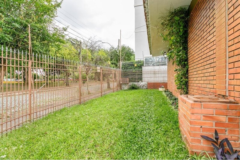 Casa SSCP 297 612521046-16 1 suíte 214m² Cândido Portinari Porto Alegre - 