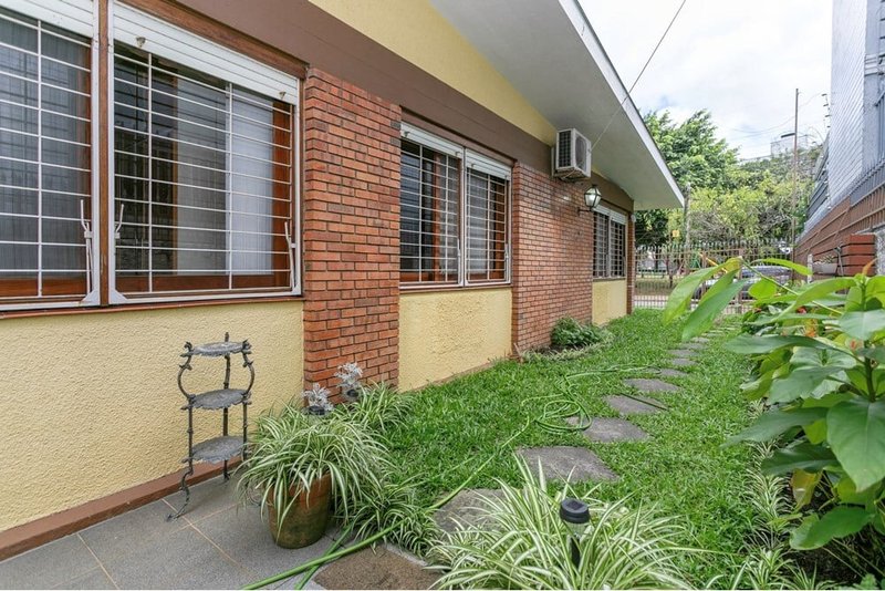 Casa SSCP 297 612521046-16 1 suíte 214m² Cândido Portinari Porto Alegre - 