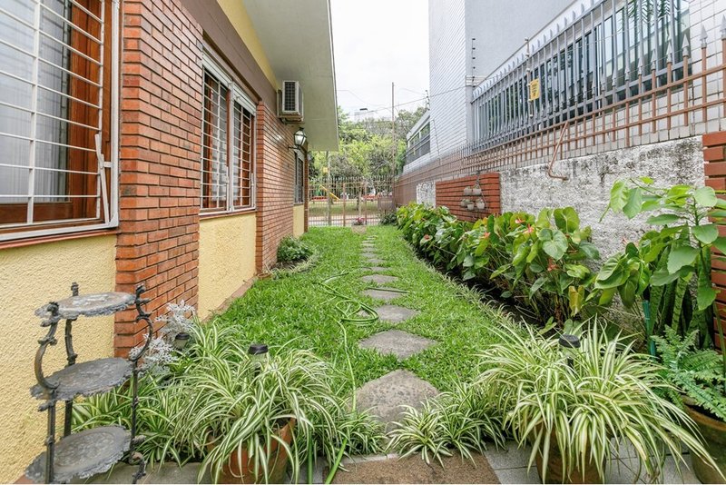 Casa SSCP 297 612521046-16 1 suíte 214m² Cândido Portinari Porto Alegre - 