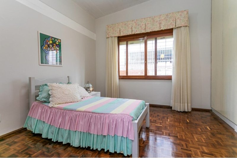 Casa SSCP 297 612521046-16 1 suíte 214m² Cândido Portinari Porto Alegre - 