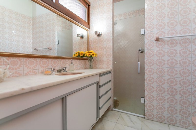 Casa SSCP 297 612521046-16 1 suíte 214m² Cândido Portinari Porto Alegre - 