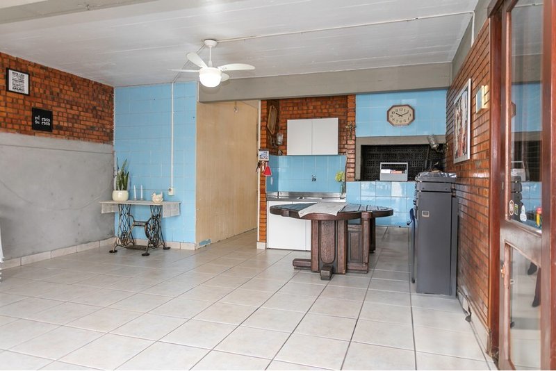 Casa SSCP 297 612521046-16 1 suíte 214m² Cândido Portinari Porto Alegre - 