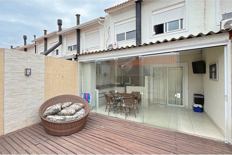 Casa HEPDC 2520 610191048-15 1 suíte 144m² Edgar Pires de Castro Porto Alegre - 