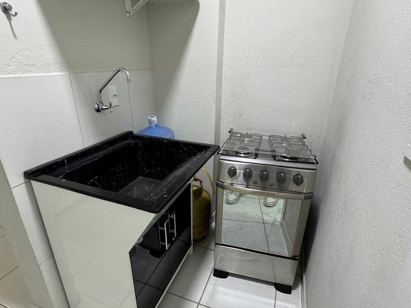 Apartamento semi mobiliado em rua tranquila no Centro - Timbó - 