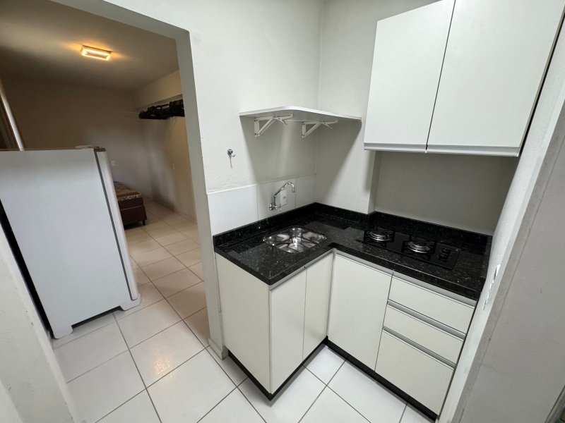 Apartamento semi mobiliado em rua tranquila no Centro  Timbó - 
