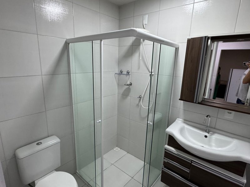 Apartamento semi mobiliado em rua tranquila no Centro - Timbó - 