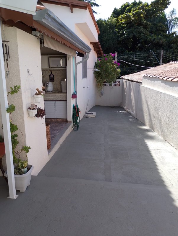Casa Charmosa em Localização Privilegiada! - Campinas - 