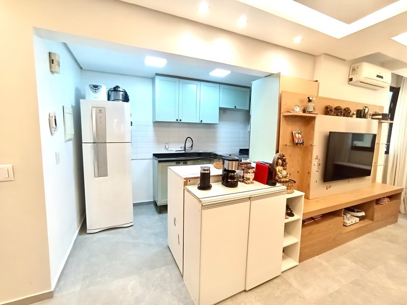 R$ 499.000 - LINDO APARTAMENTO - 61M2 - 2 DORM - REFORMADO - ANDAR ALTO - VISTA - 1 VAGA Rua Lopo Gonçalves Porto Alegre - 