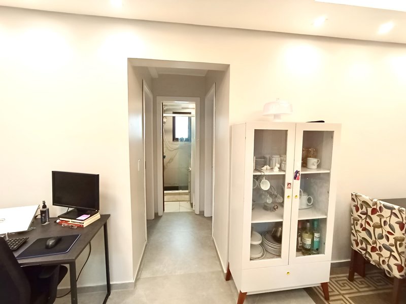 R$ 499.000 - LINDO APARTAMENTO - 61M2 - 2 DORM - REFORMADO - ANDAR ALTO - VISTA - 1 VAGA Rua Lopo Gonçalves Porto Alegre - 