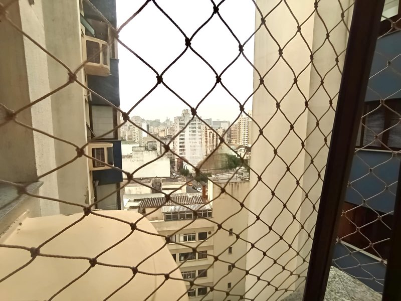 R$ 499.000 - LINDO APARTAMENTO - 61M2 - 2 DORM - REFORMADO - ANDAR ALTO - VISTA - 1 VAGA Rua Lopo Gonçalves Porto Alegre - 