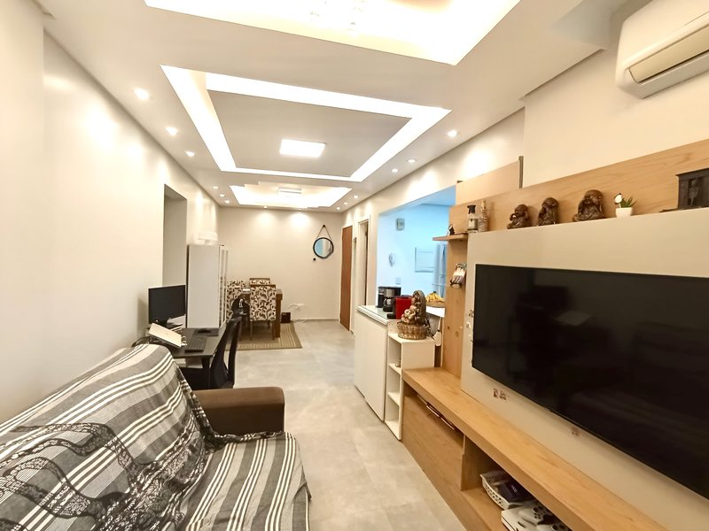R$ 499.000 - LINDO APARTAMENTO - 61M2 - 2 DORM - REFORMADO - ANDAR ALTO - VISTA - 1 VAGA Rua Lopo Gonçalves Porto Alegre - 