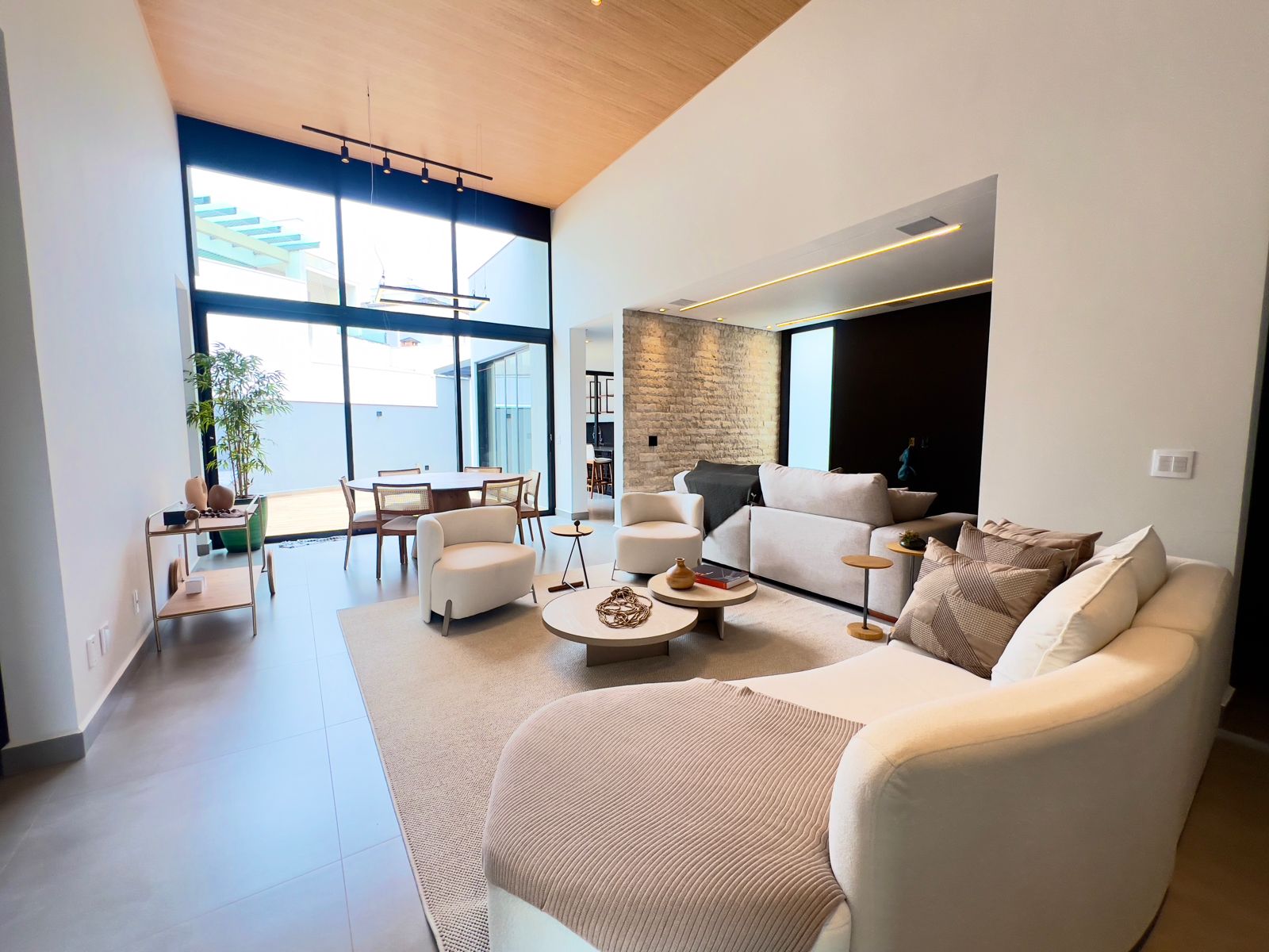 Casa com 3 dormit&oacute;rios &agrave; venda, 260 m&sup2; - Condom&iacute;nio Aldeia da Mata - Votorantim - SP Avenida Rogério Cassola Votorantim - 