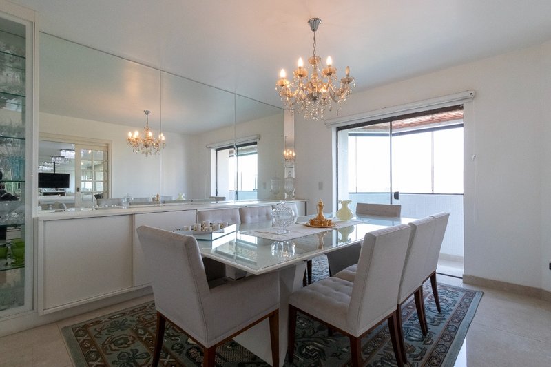 Apartamento a venda - ACLIMAÇÃO - 260m² Rua Paulo Orozimbo São Paulo - 