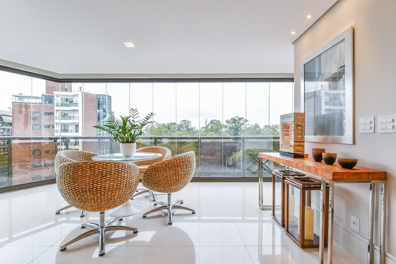 Apartamento a venda - Vila Nova Conceição -  3 suítes 244m² IV Centenário São Paulo - 