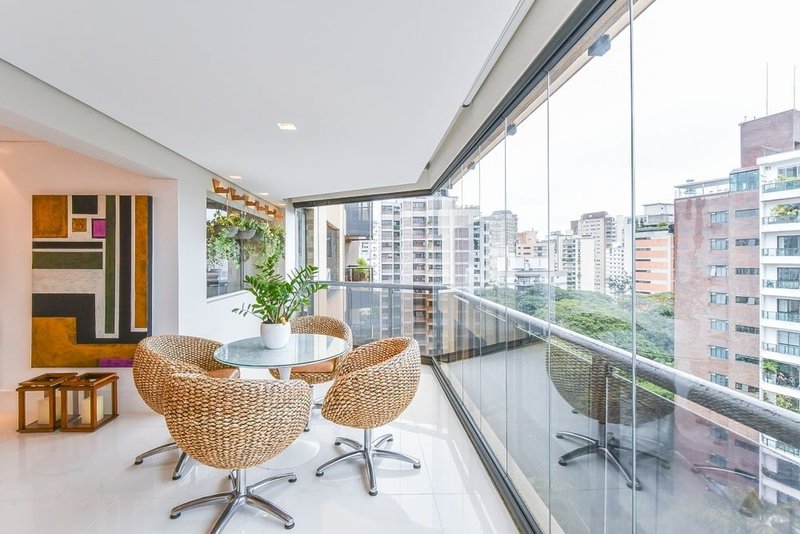 Apartamento a venda - Vila Nova Conceição -  3 suítes 244m² IV Centenário São Paulo - 