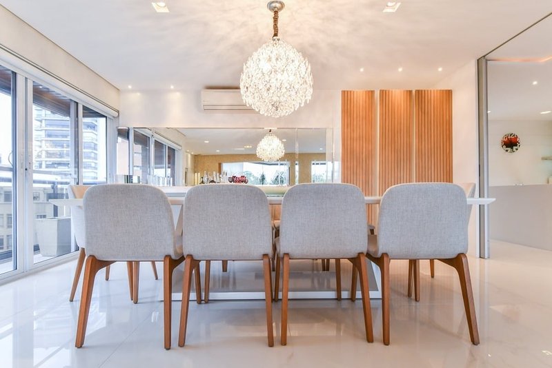 Apartamento a venda - Vila Nova Conceição -  3 suítes 244m² IV Centenário São Paulo - 