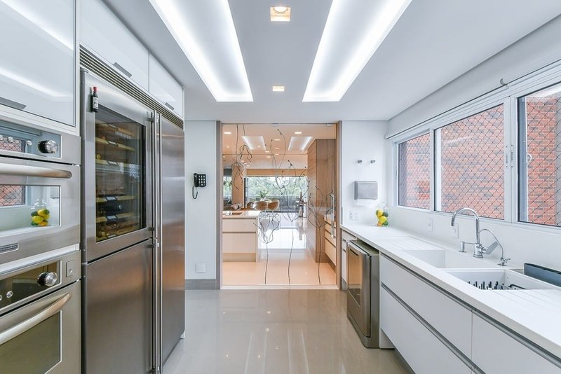 Apartamento a venda - Vila Nova Conceição -  3 suítes 244m² IV Centenário São Paulo - 