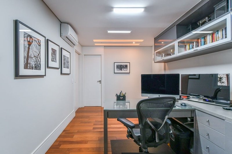 Apartamento a venda - Vila Nova Conceição -  3 suítes 244m² IV Centenário São Paulo - 
