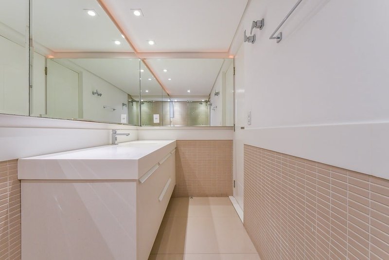 Apartamento a venda - Vila Nova Conceição -  3 suítes 244m² IV Centenário São Paulo - 
