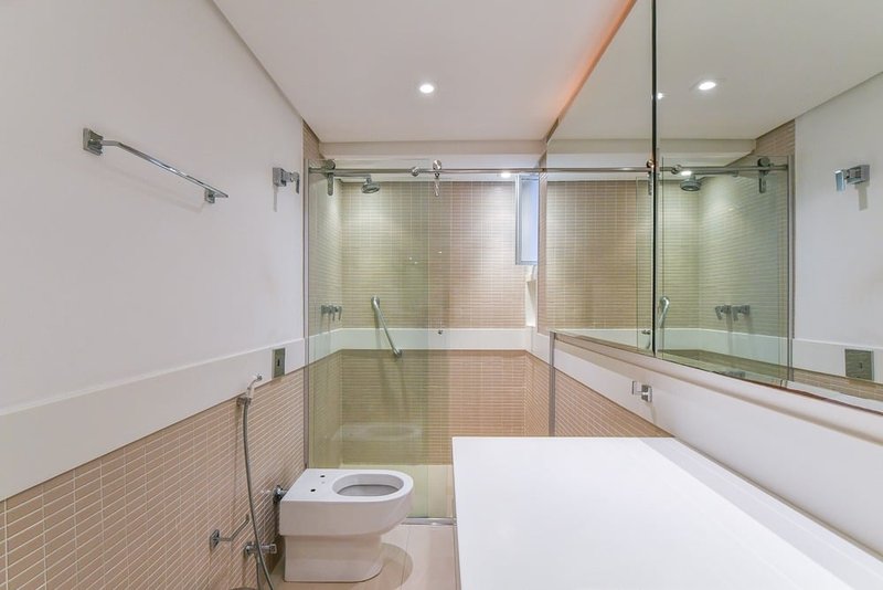 Apartamento a venda - Vila Nova Conceição -  3 suítes 244m² IV Centenário São Paulo - 