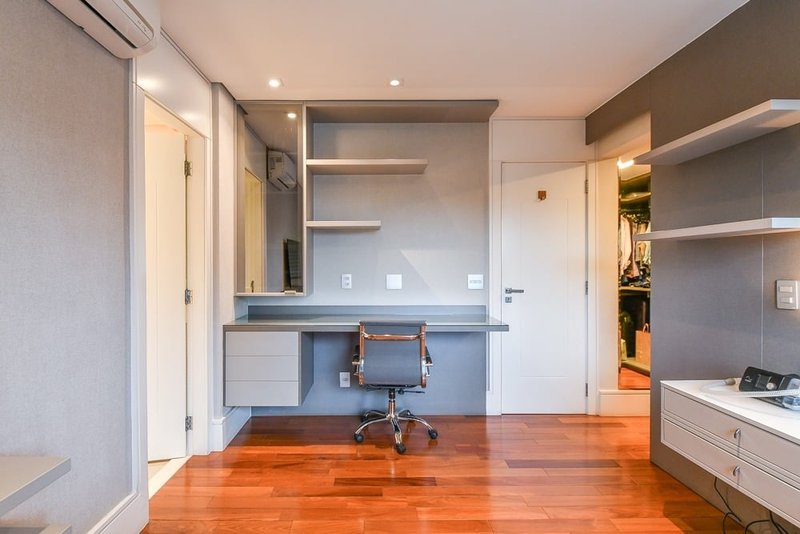 Apartamento a venda - Vila Nova Conceição -  3 suítes 244m² IV Centenário São Paulo - 