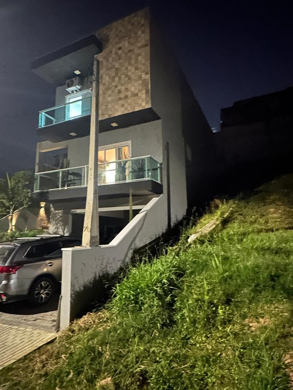 OPORTUNIDADE DE UMA BELISSIMA CASA NO VILLA VERDE - Franco da Rocha - 