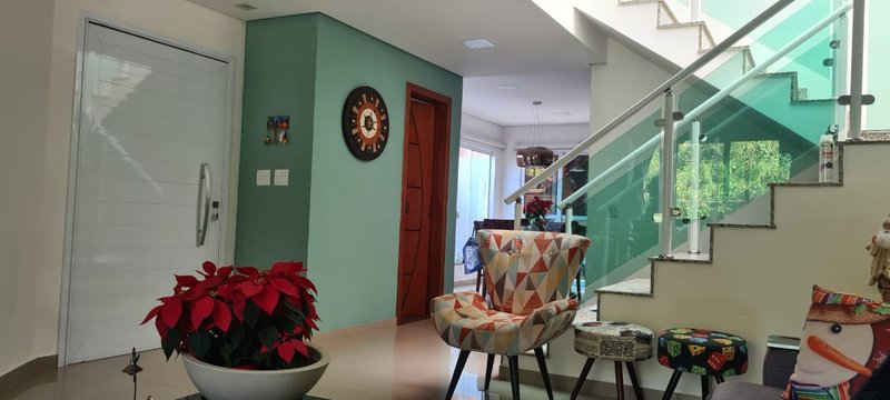 OPORTUNIDADE DE UMA BELISSIMA CASA NO VILLA VERDE - Franco da Rocha - 