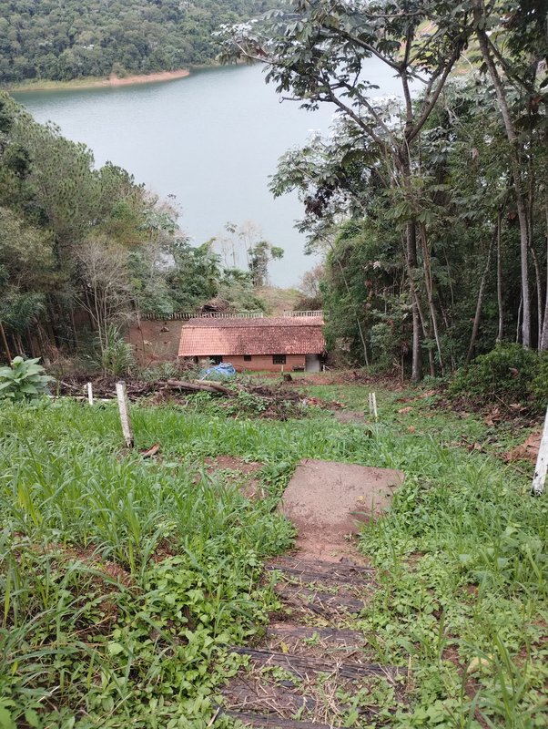 Chácara pé na água à venda em condomínio fechado em Igaratá - Igaratá - 