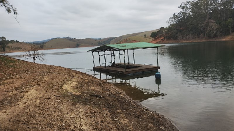 CHACARA COM 16.000 MELTROS NA BEIRA DA REPRESA EM SÃO JOSE DOS CAMPOS SP - São José dos Campos - 