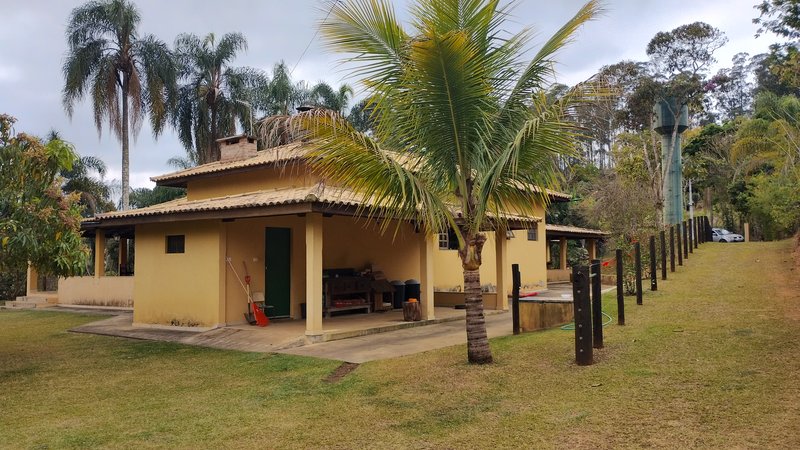 CHACARA COM 16.000 MELTROS NA BEIRA DA REPRESA EM SÃO JOSE DOS CAMPOS SP - São José dos Campos - 