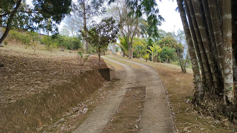 CHACARA COM 16.000 MELTROS NA BEIRA DA REPRESA EM SÃO JOSE DOS CAMPOS SP - São José dos Campos - 