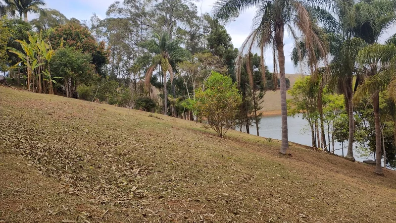 CHACARA COM 16.000 MELTROS NA BEIRA DA REPRESA EM SÃO JOSE DOS CAMPOS SP - São José dos Campos - 