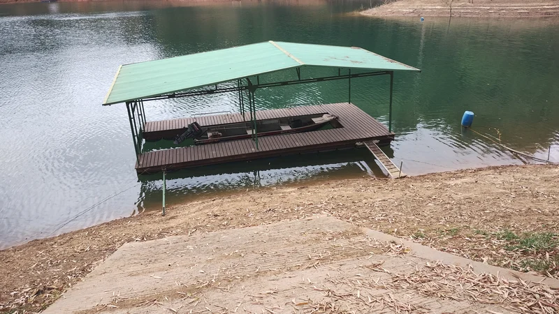 CHACARA COM 16.000 MELTROS NA BEIRA DA REPRESA EM SÃO JOSE DOS CAMPOS SP - São José dos Campos - 