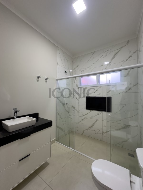 Linda Casa com 3 Quartos sendo 1 Suíte com Closet, Área Gourmet com Churrasqueira e Jardim - Tatuí - 