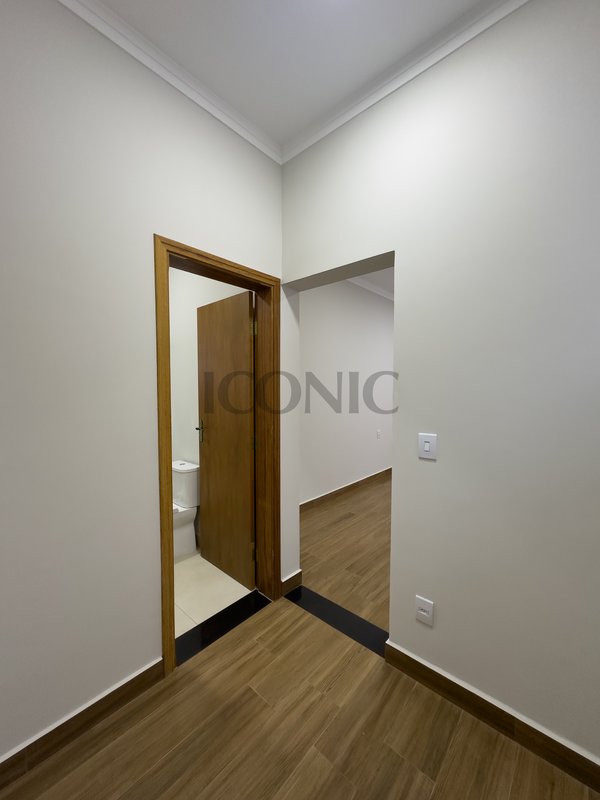 Linda Casa com 3 Quartos sendo 1 Suíte com Closet, Área Gourmet com Churrasqueira e Jardim - Tatuí - 
