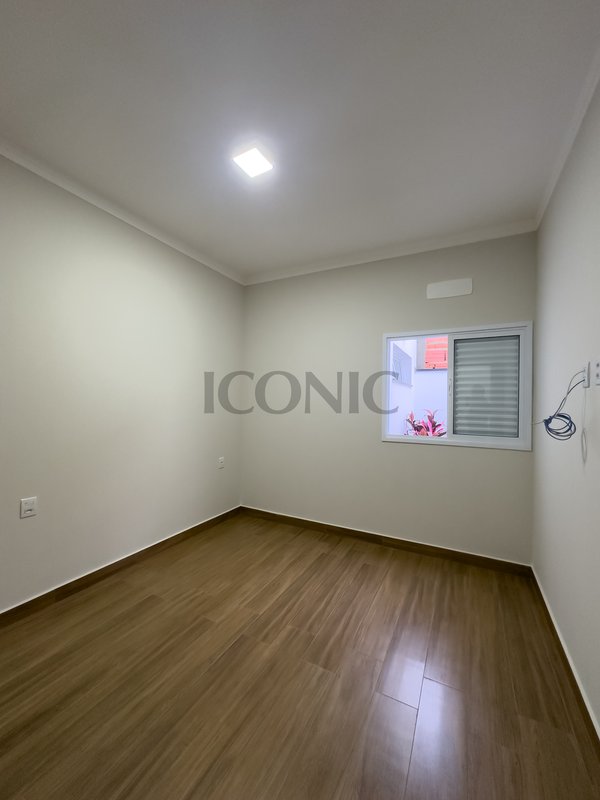 Linda Casa com 3 Quartos sendo 1 Suíte com Closet, Área Gourmet com Churrasqueira e Jardim - Tatuí - 