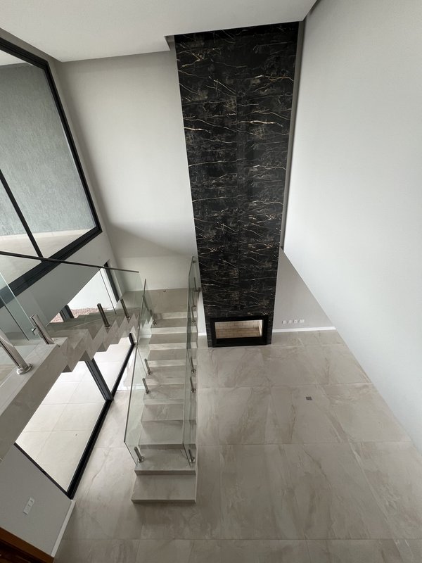 QUALIDADE DE VIDA É NO HORIZON | R$ 3.450.000 - 421M² | 4 SUÍTES | 4 VAGAS Rua das Petúnias Estância Velha - 