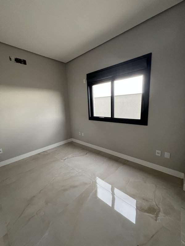 QUALIDADE DE VIDA É NO HORIZON | R$ 3.450.000 - 421M² | 4 SUÍTES | 4 VAGAS Rua das Petúnias Estância Velha - 