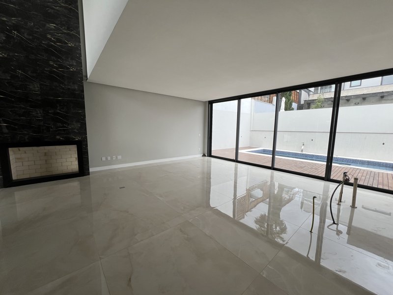 QUALIDADE DE VIDA É NO HORIZON | R$ 3.450.000 - 421M² | 4 SUÍTES | 4 VAGAS Rua das Petúnias Estância Velha - 